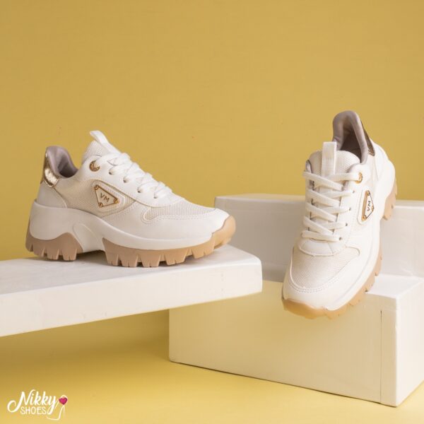 022004 VIAMARTE TENIS ACORRELLADO SUELA TRACTOR BLANCO/ARENA