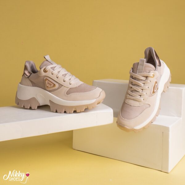 022004 VIAMARTE TENIS ACORRELLADO SUELA TRACTOR CREMA