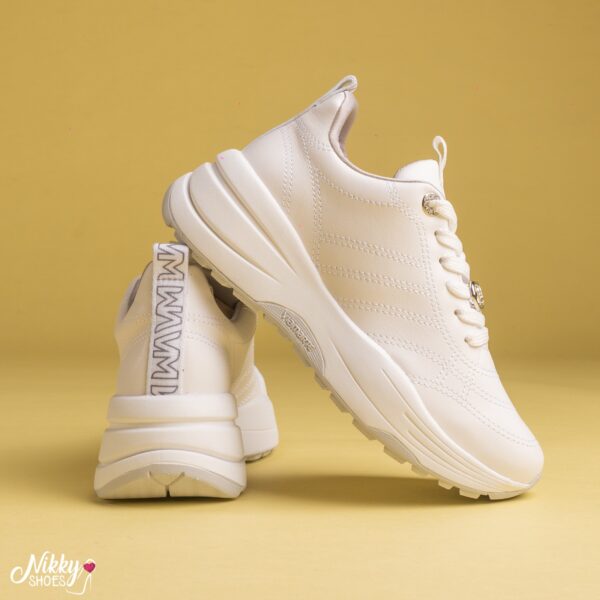 026002 VIAMARTE TENIS CASUAL ACORRELLADO BLANCO NAPA